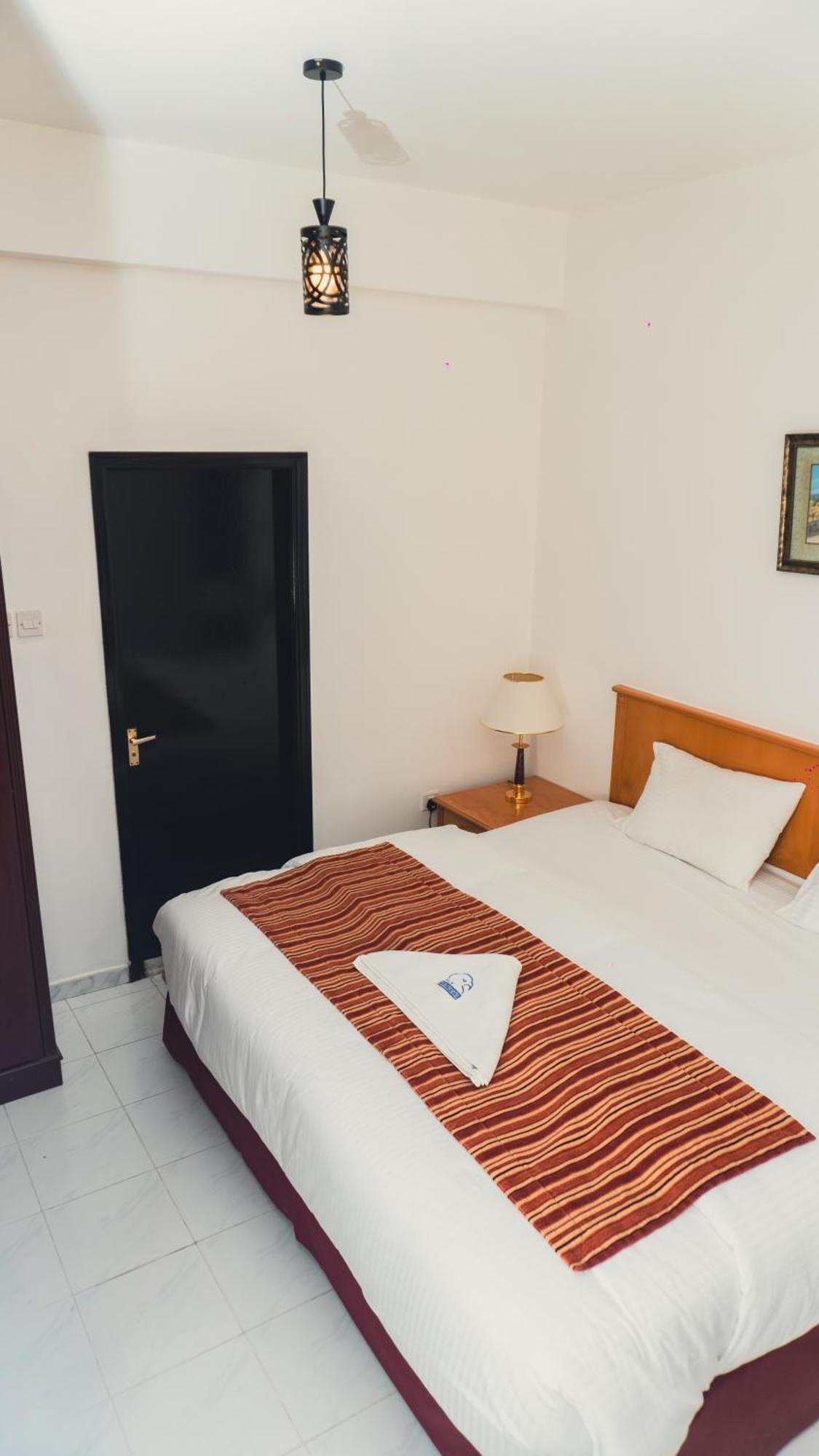 Pan Emirates Hotel Apartments シャルジャ エクステリア 写真